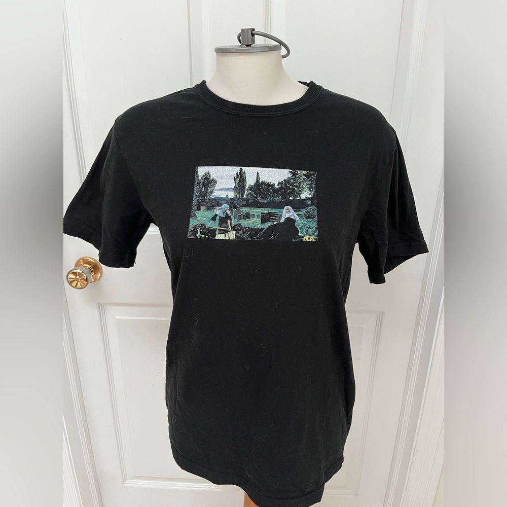 Raised by wolves cotton T-shirt size small